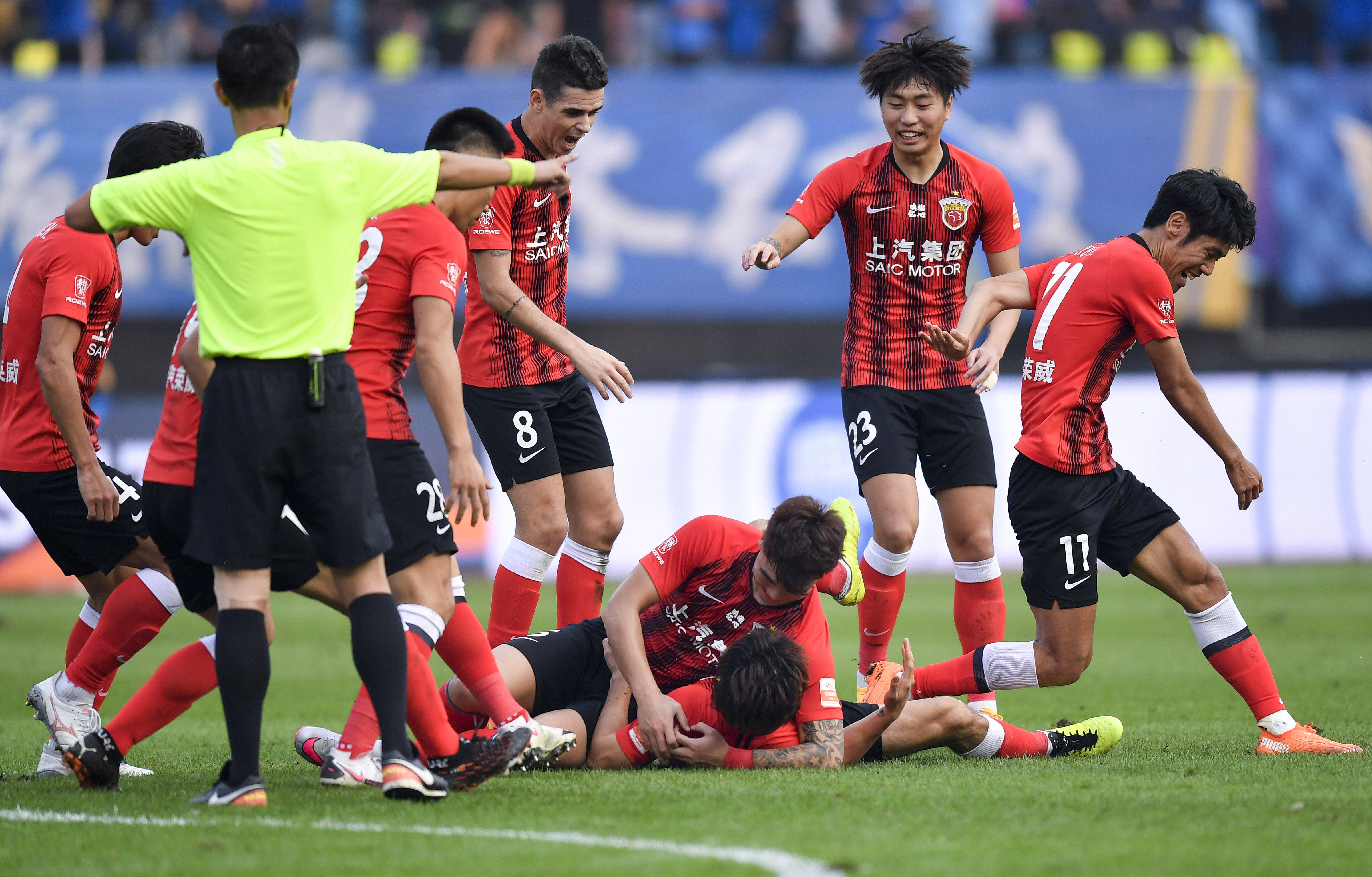 布斯克茨等 布斯克茨等