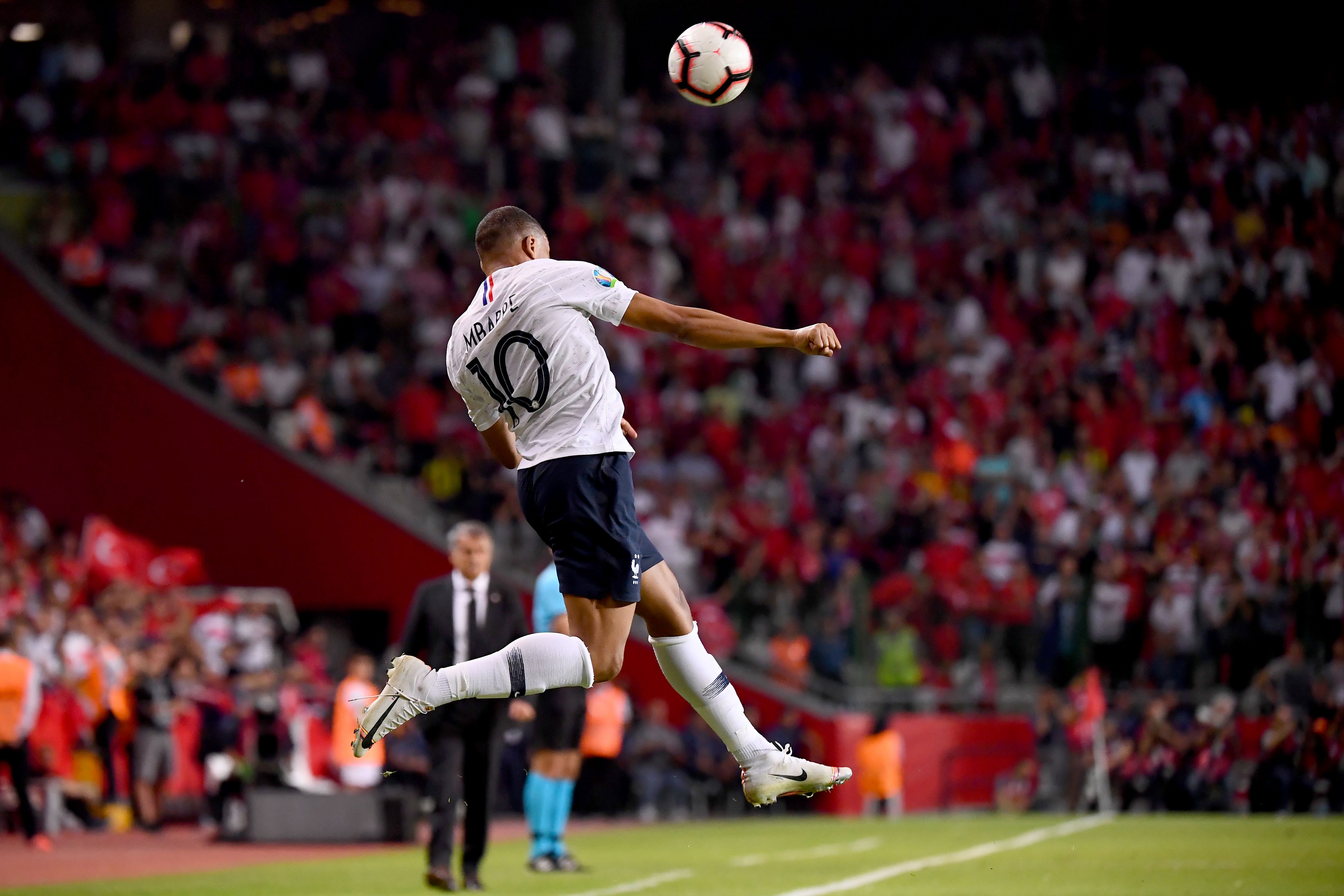 亚雷斯是一 亚雷斯是一